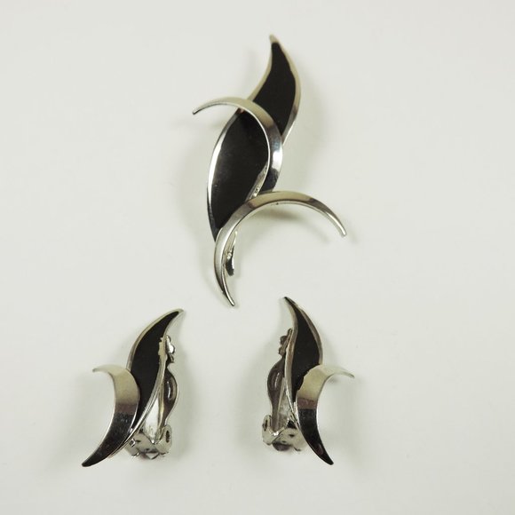 Vintage | Silver Tone Brooch and Earring set - Picture 1 of 5